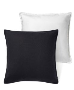 Dekoratyvinė pagalvėlė “Cosy” 50 cm, balta, ir juoda Dekoratyvinė pagalvėlė “Cosy” 50 cm, pagalvėlė su spauda, pagalvėlė su nuotrauka, pagalvėlė su užrašu, manodovanos.lt, balta juoda pagalvė,