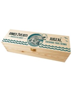 Horizontali medinė vyno dėžė su spauda “Gimęs žvejoti”