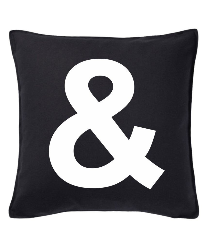 Dekoratyvinė pagalvėlė "Mr & Mrs 2" , pagalve su uzrasu, pagalve su tekstu, pagalve su spauda, pagalve jauniesiems su spauda, dovana vestuvems