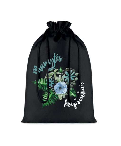 Juodas medžiaginis užtraukiamas dovanų maišelis Gėlės