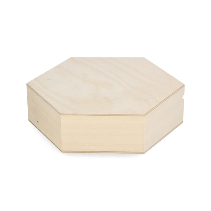 Natūralios medžios spalvos šešiakampė medinė dėžutė