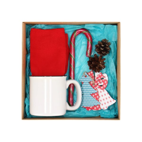 Kalėdiniai dovanų rinkiniai Žaismas. Vintažinis puodelis ir raudonos kojinės su spauda.
