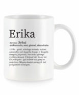 Baltas universalus puodelis su vardo improvizacija Erika