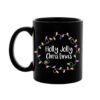 Juodas puodelis Holly Jolly su kalėdine spauda ir galimybe personalizuoti