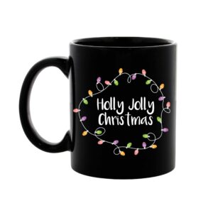 Juodas puodelis Holly Jolly su kalėdine spauda ir galimybe personalizuoti