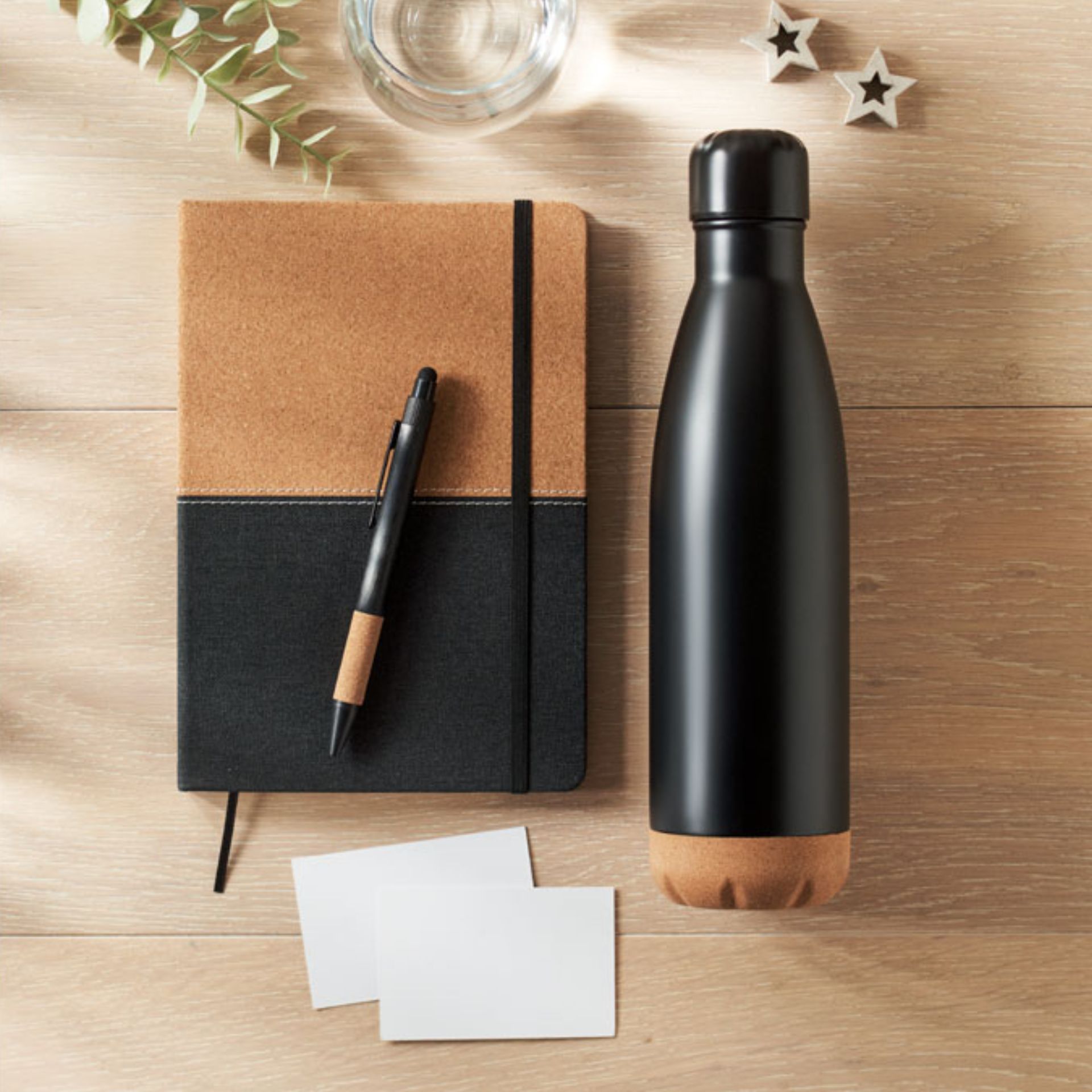 Dovanų rinkinys “Cadeau” 2 Davanų rinkinys Cadeau su gertuve užrašine ir rašikliu