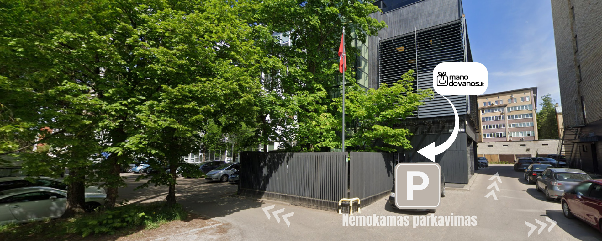 Manodovanos biuro nuotrauka iš lauko ir parkavimo instrukcijos